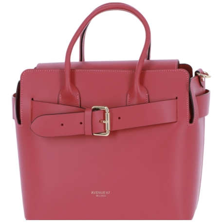 AVENUE 67 Borsa