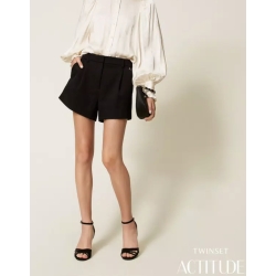 TWIN SET Shorts con pieghe